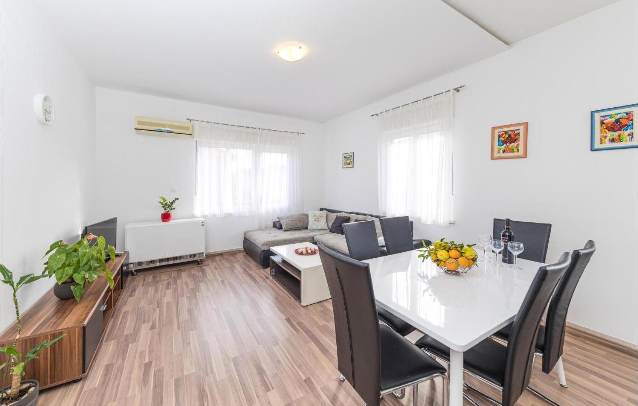 Nice Apartment In Kastel Stafilic With Sauna Kaštela المظهر الخارجي الصورة
